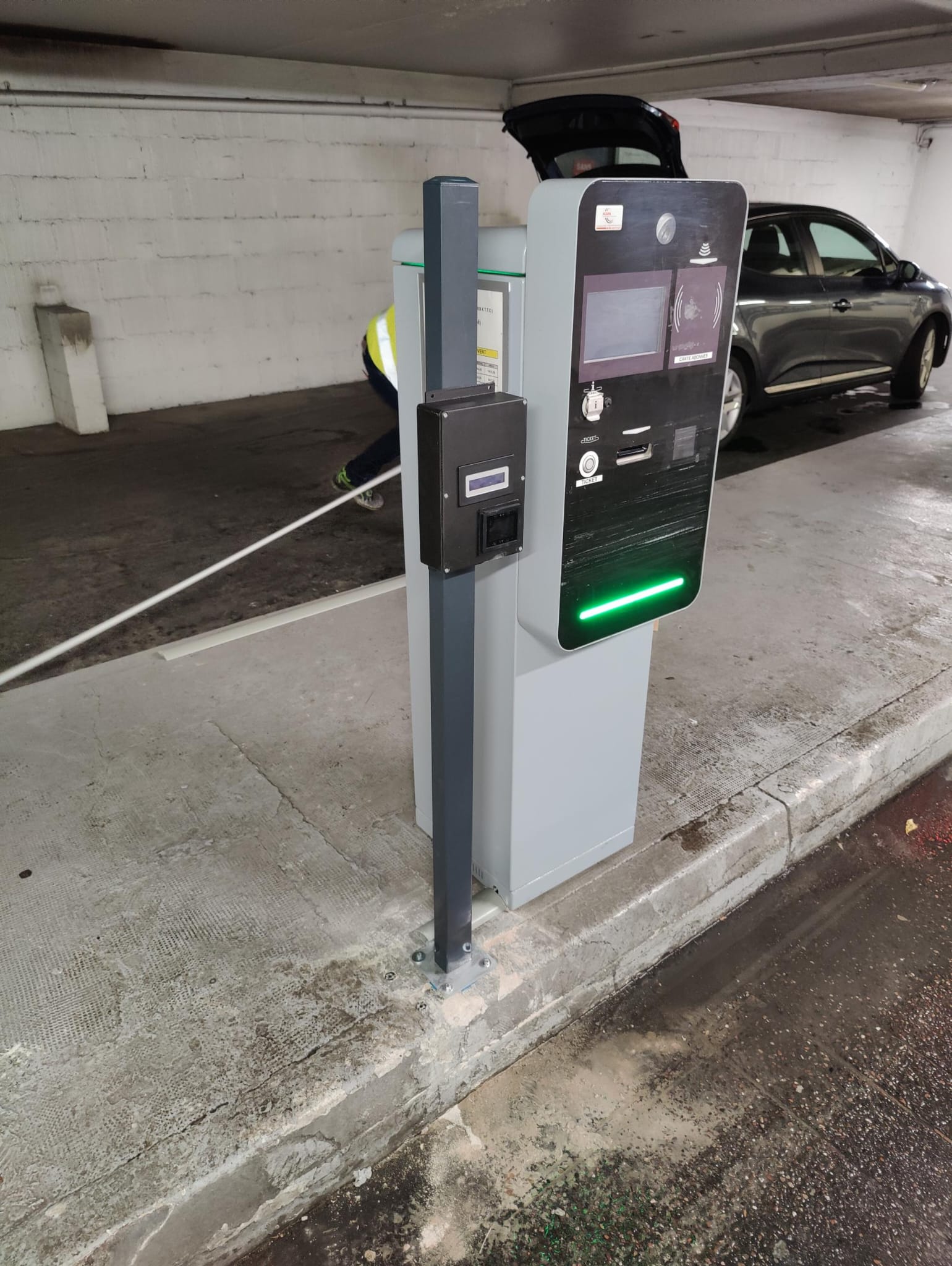 système gestion accès parking