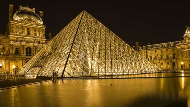 parking musée louvre