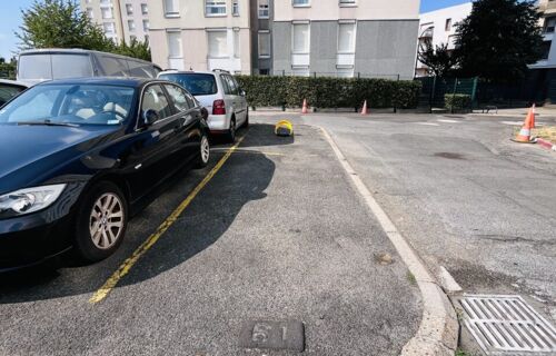 Place de parking sécurisée - T2 Pont de Bezons - Accès facile - 70euros/mois (charges comprise)