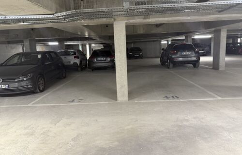 🅿️ Parking à louer - Disponible immédiatement