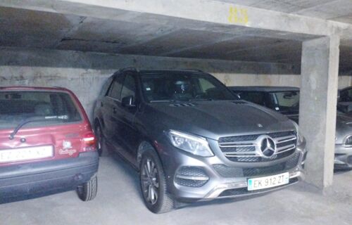 Parking croix de chavaux Berthelot 3 min du métro