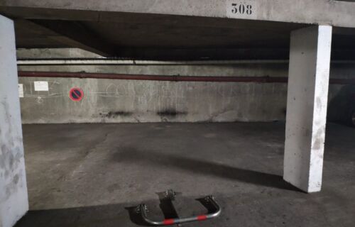 Très grande place de parking 20 m2 Paris 19
