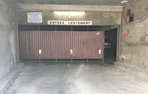 Très grande place de parking 20 m2 Paris 19