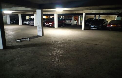 Très grande place de parking 20 m2 Paris 19