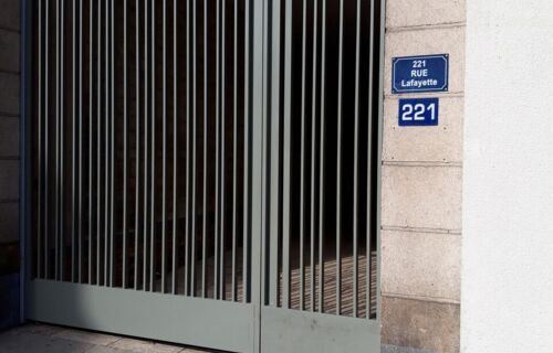 place de parking proche des métros Stalingrad et Louis Blanc