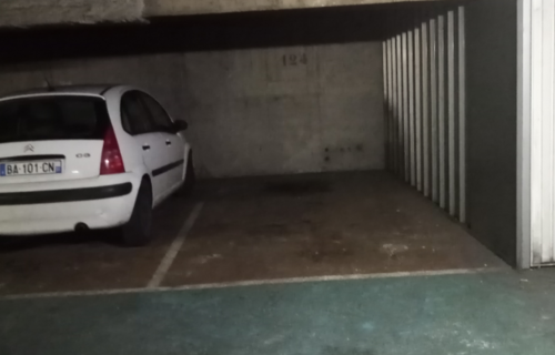 PARKING SECURISE CENTRE VILLE A 1MN  CRETEIL SOLEIL