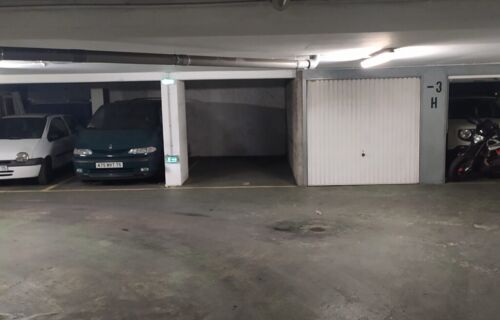 Café de la Danse / parking Privatif