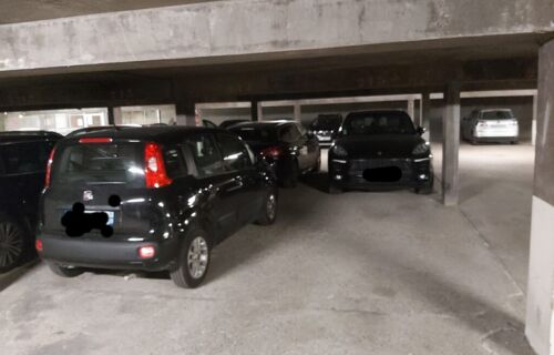 Parking couvert proche métro - 5 min ligne 13 a pied, 10 min Porte de Versailles à pied