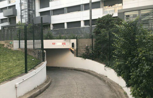 Places de Parkings entre Metro et Glacière