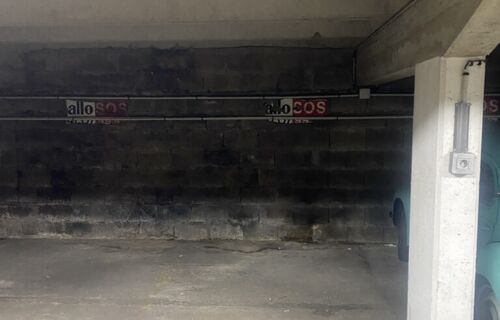Places de Parkings entre Metro et Glacière