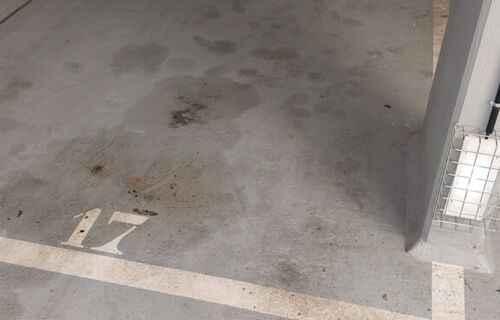 Place de parking dans un immeuble