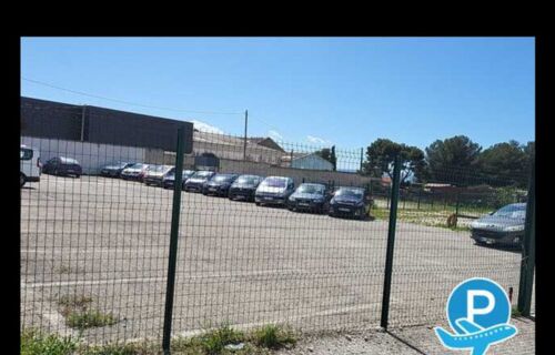 Parking près de l'aéroport de marignane
