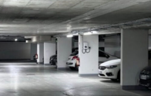 Parking fermé - rue du port