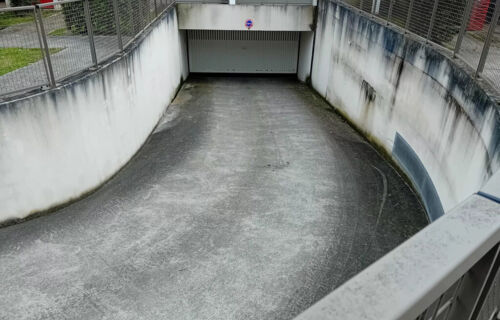 Parking van et voiture