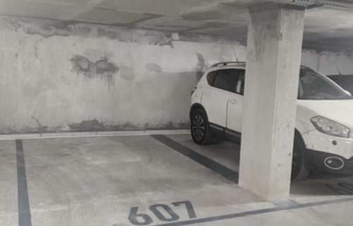 Parking sécurisé couvert à 7 min de l'Aéroport Paris-Orly (Tram T7 direct)