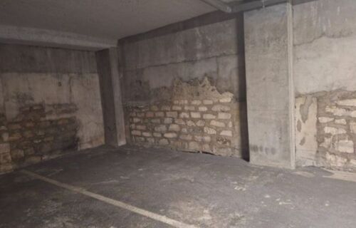 Place de parking sous-sol juste en face de l'entrée - Paris 20e (M2 Alexandre Dumas) - 100 €/mois