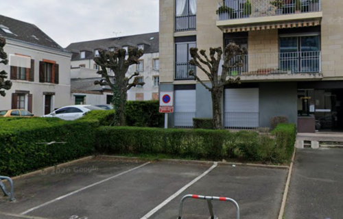 PARKING SPACE FOR RENT – 23 RUE SOUS LES SAINTS