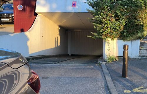 Gare TGV à 3 mn et RER 2 mn