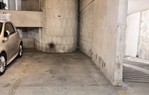 Parking proche étoile et Trocadéro