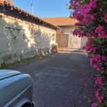 Parking sécurisé 650 mètres des Remparts.