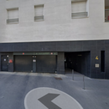 BOX garage au pied de la navette AEROPORT ,du tram gare lyon Part dieu et navette eurexpo
