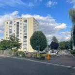 Loue place de parking extérieure privative numérotée au sein d’une résidence